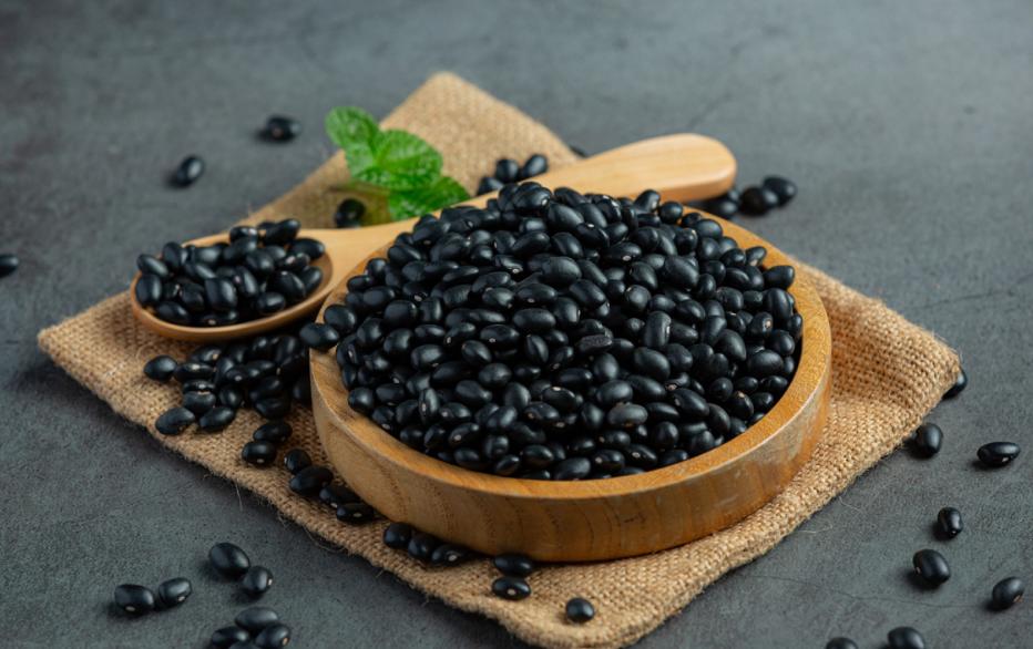 Đậu đen nguyên liệu để nấu trà